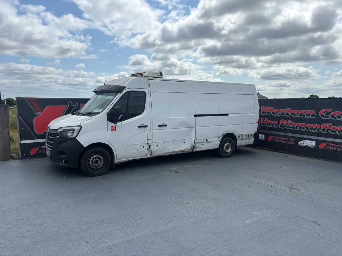 22 Renault master 2.3 rwd for dismantling