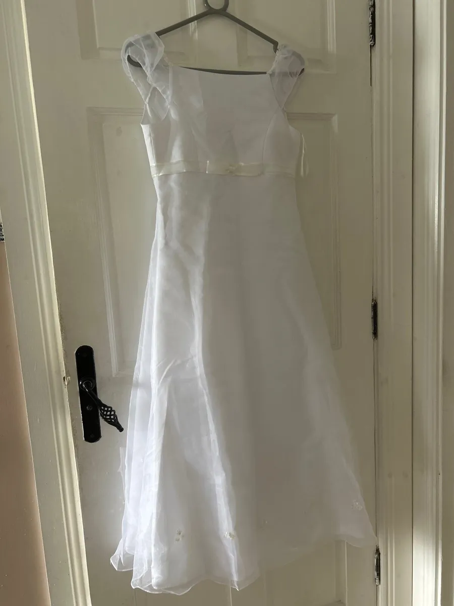 White dress age 9/10 - Image 1