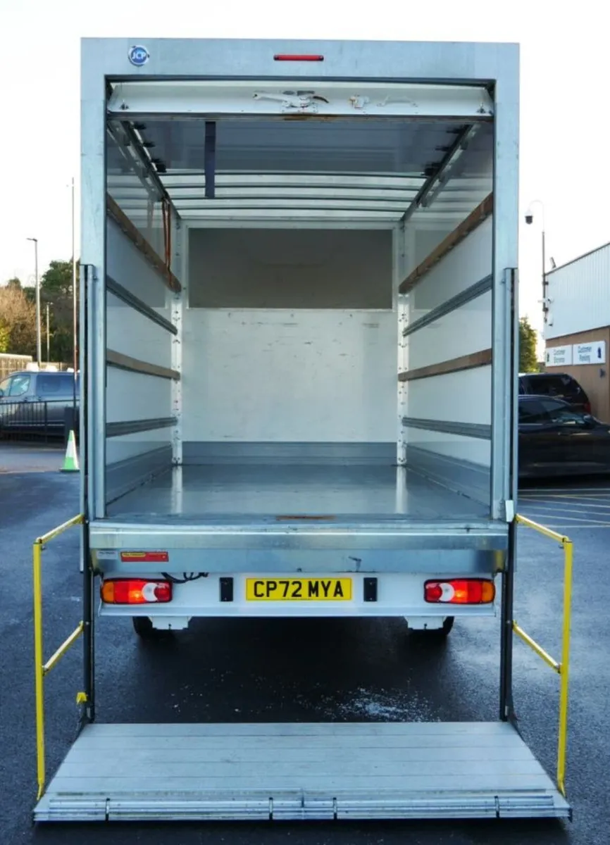 VB - 2023 Peugeot Boxer Luton Box Van - Image 4