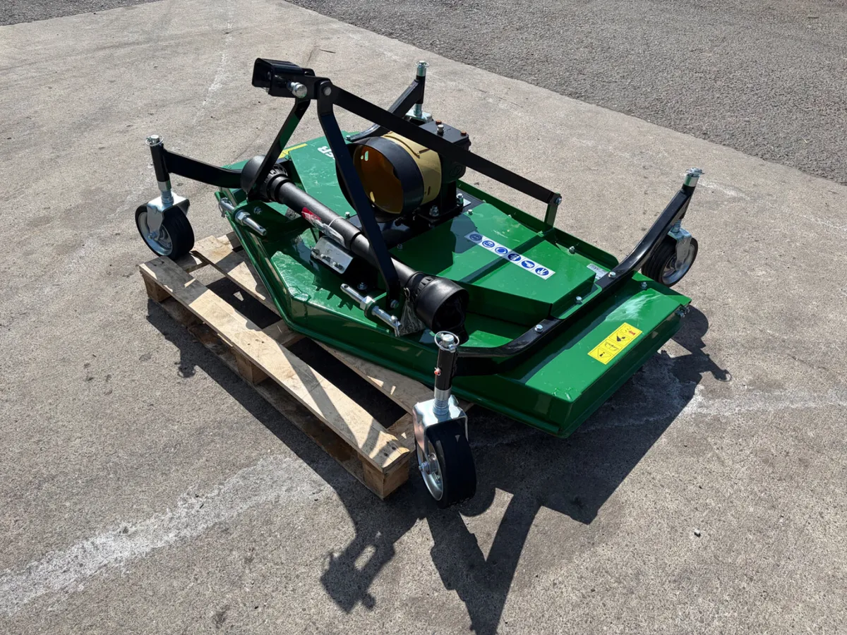 New clover Finishing Mower - Image 1