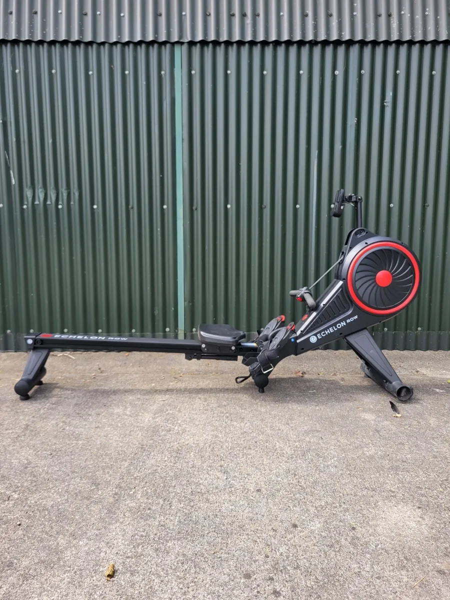 Echelon rowing machine - Image 1