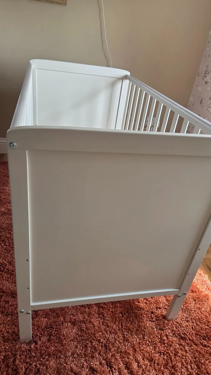 Cot & Mattress - Image 4