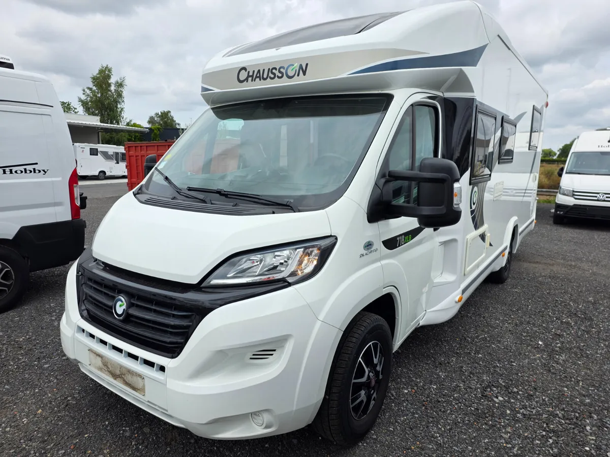 2017 CHAUSSON 718 XLB ISLAND BED & DROP DOWN BED - Image 3