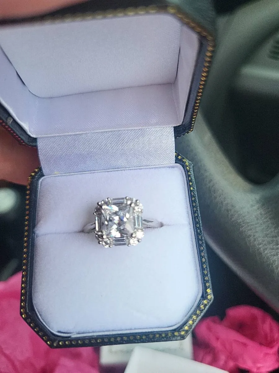 9ct cubic zirconia - Image 4