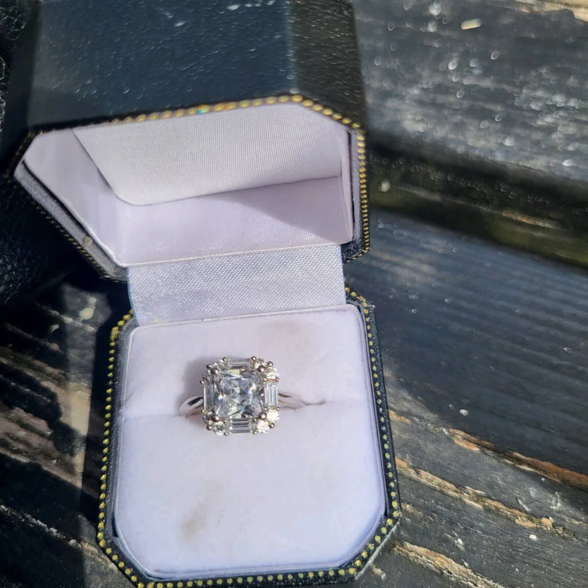 9ct cubic zirconia - Image 2