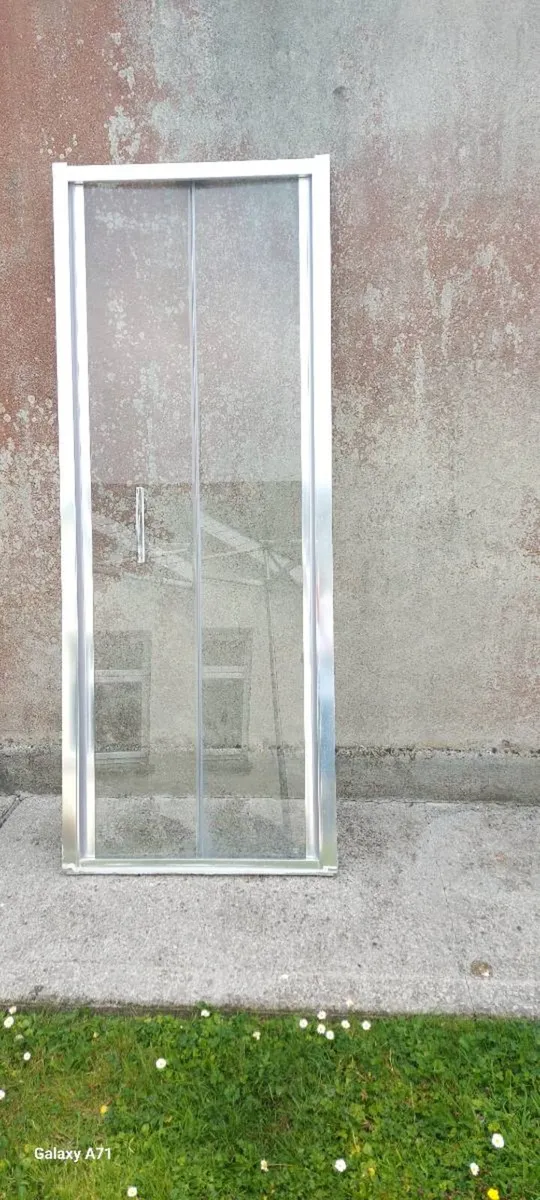 Toilet, hand basin and shower door - Image 3