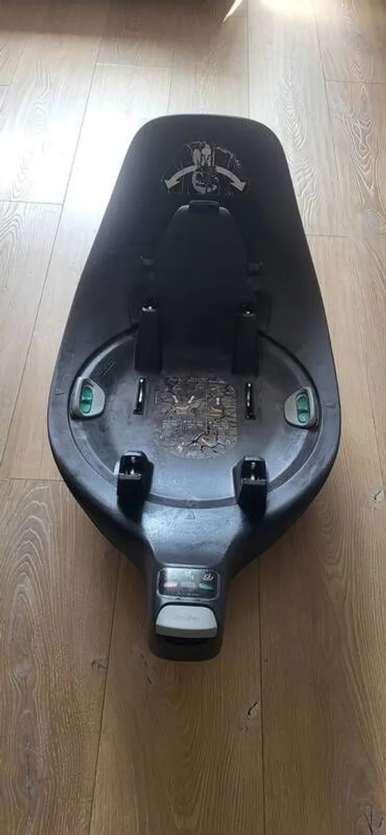 Cybex isofix base - Image 1