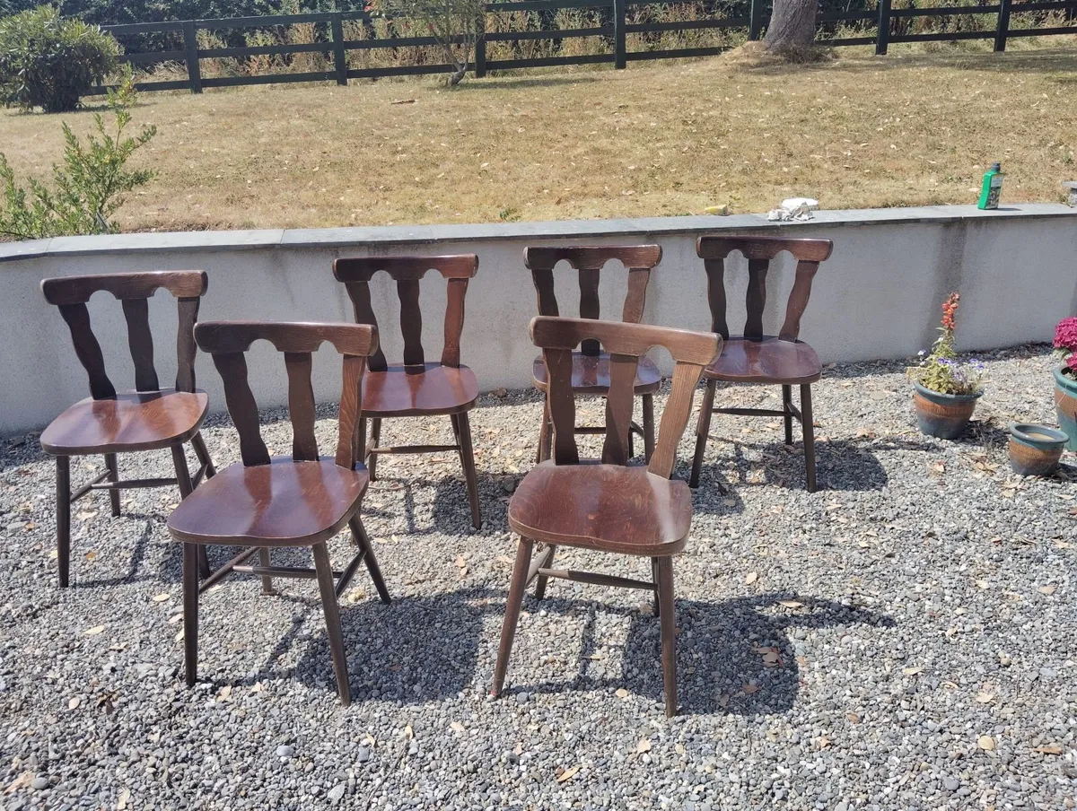 Table and Chairs - Image 3