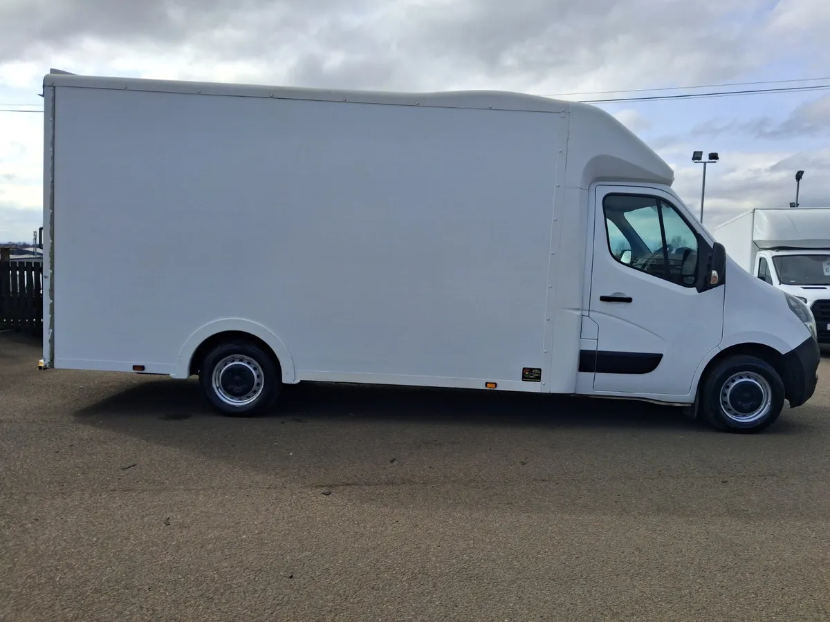 VB - 2022 Vauxhall Movano Luton Low Loader Van - Image 1