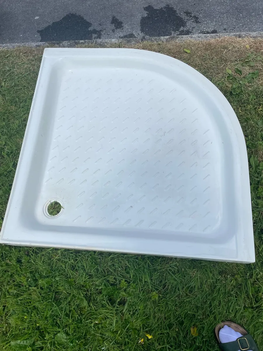 Quadrant Shower Tray - Image 1