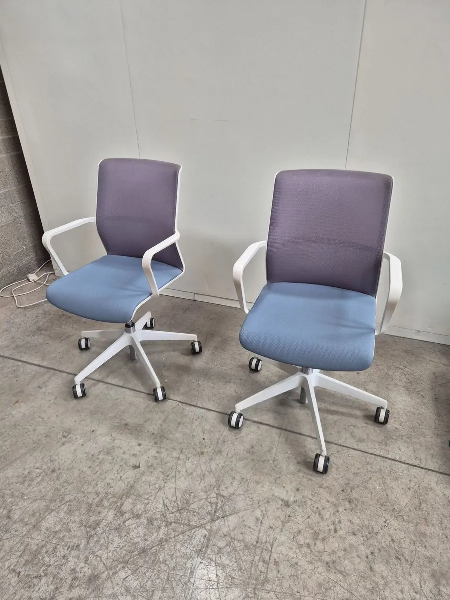 Office chairs - Image 1