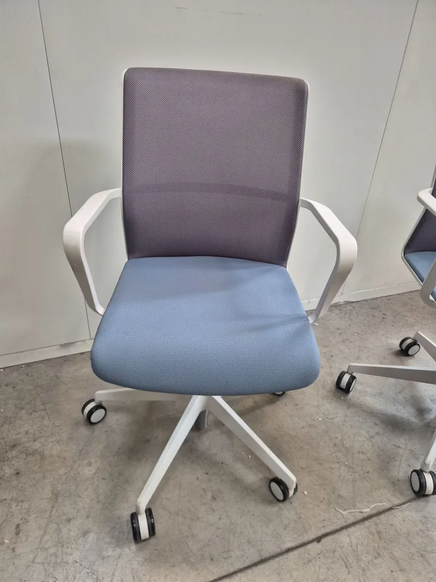 Office chairs - Image 4