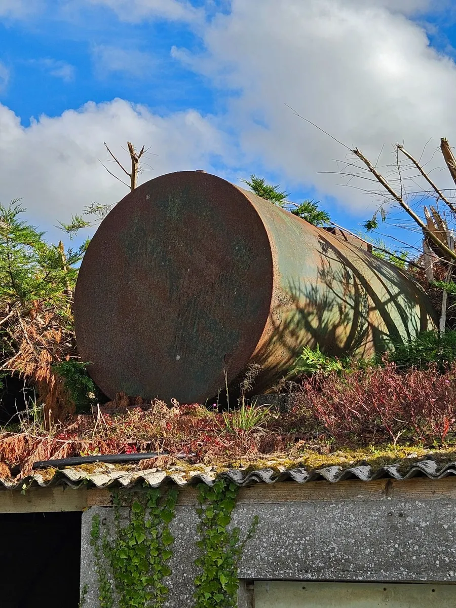 Water tanks - Image 1