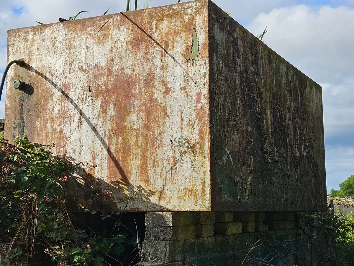Water tanks - Image 2
