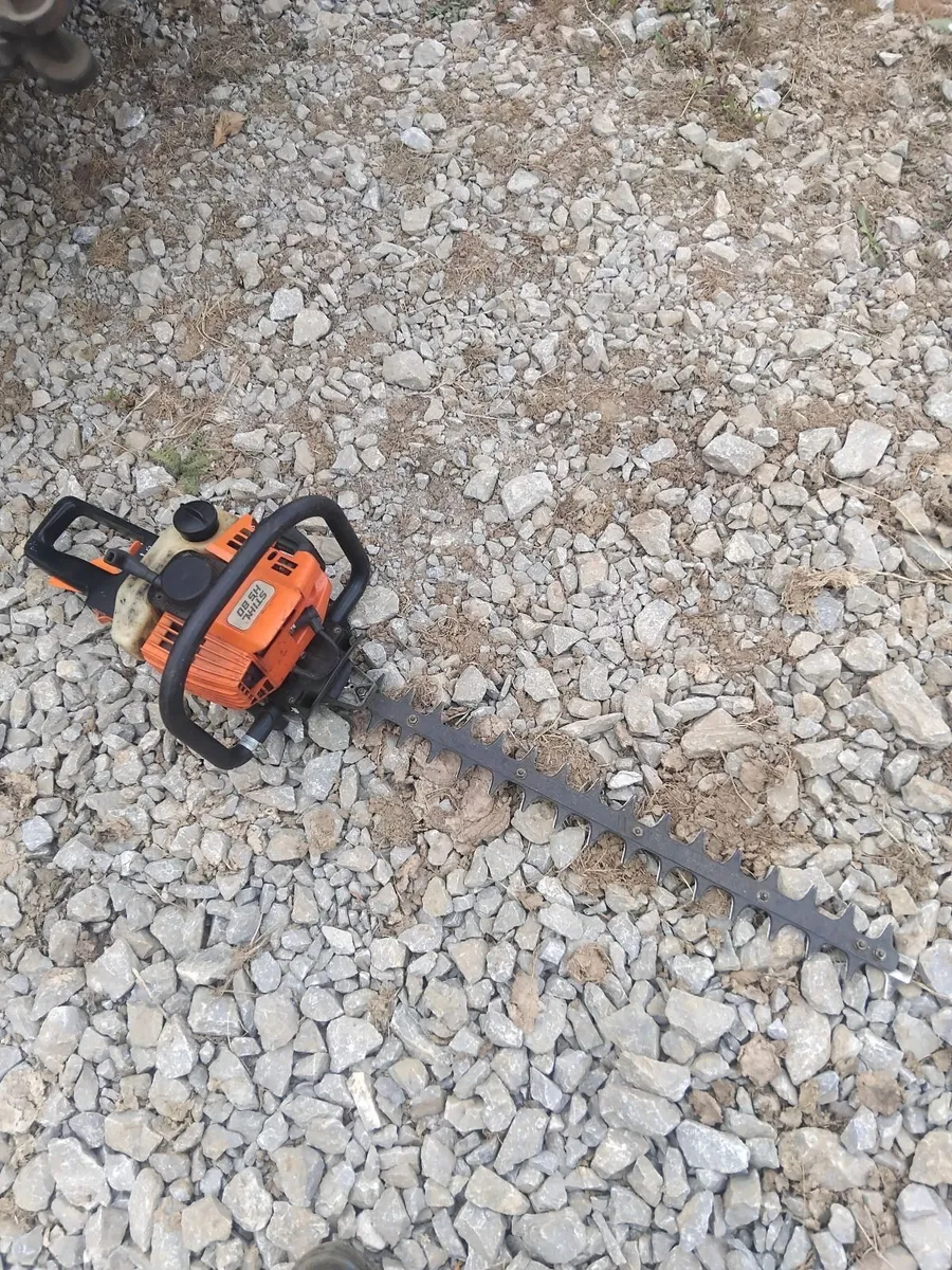 Hedge trimmer - Image 1