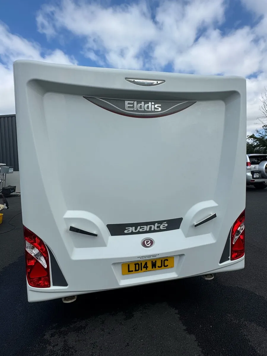 2017 Elddis Avante 482 2-Berth End Wash Room - Image 3