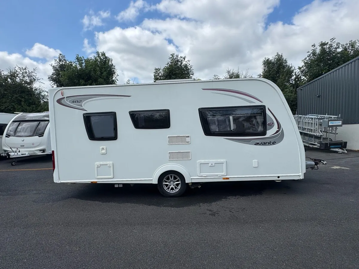 2017 Elddis Avante 482 2-Berth End Wash Room - Image 2