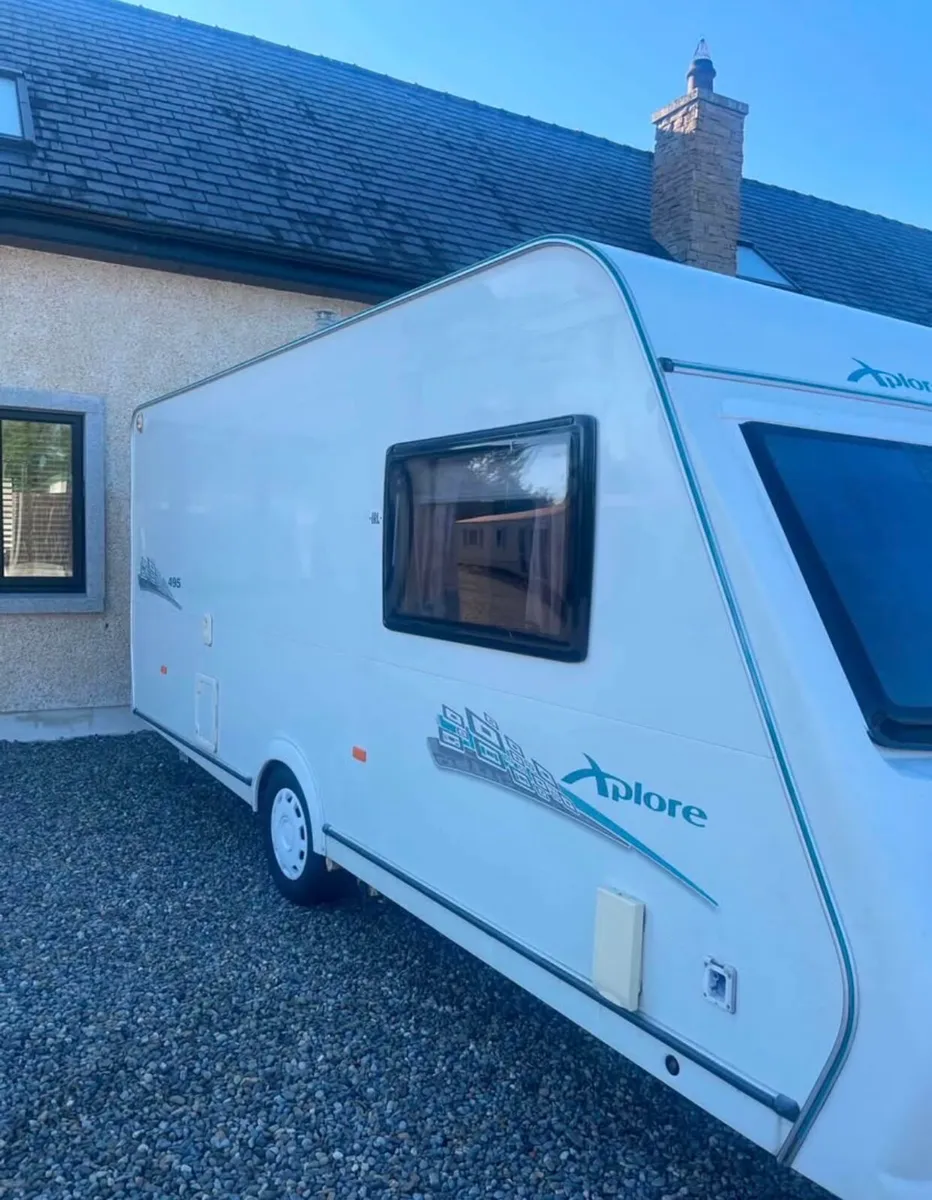 Elddis xplore 495 - top - of - the line 5-berth - Image 3