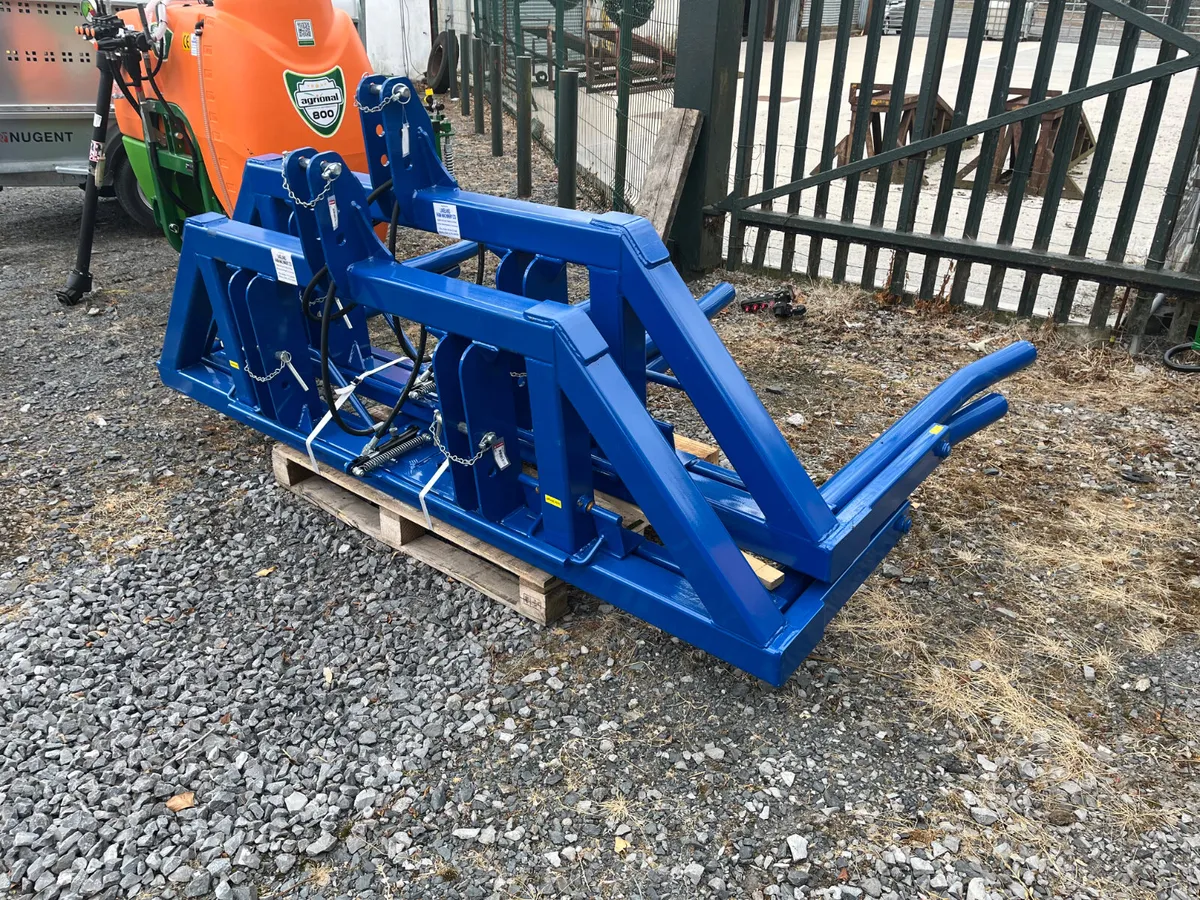**Selection of New Double Bale Handlers** - Image 2