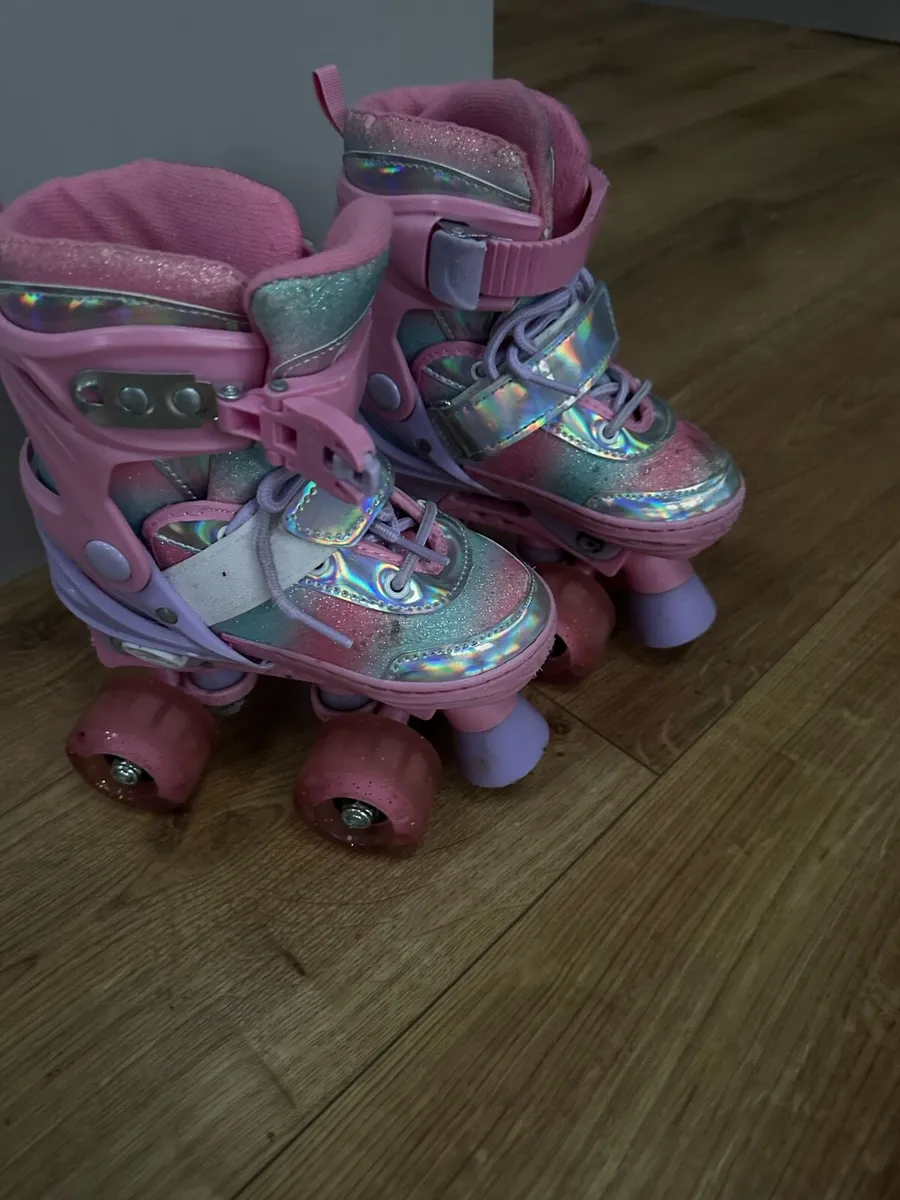 Kids roller skates - Image 1
