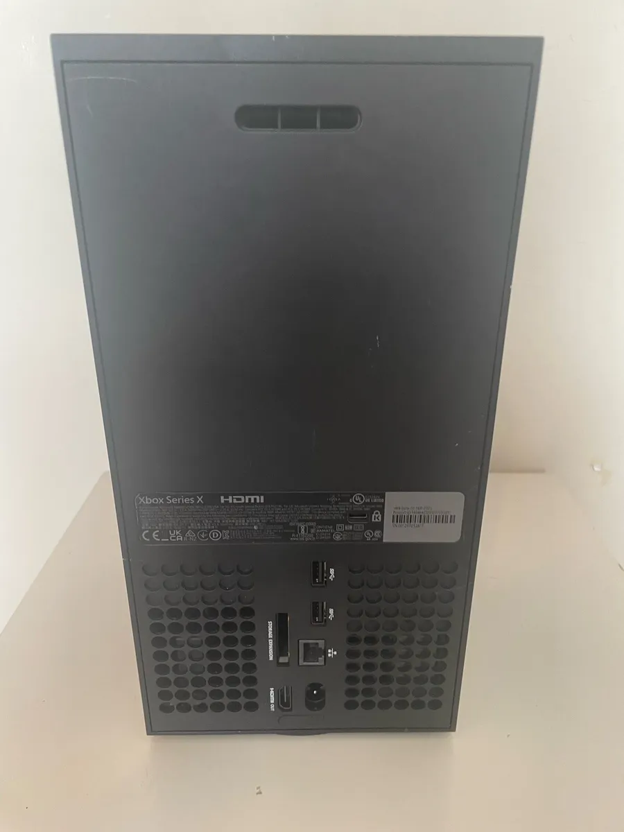 Xbox Series X Bundle - Image 4