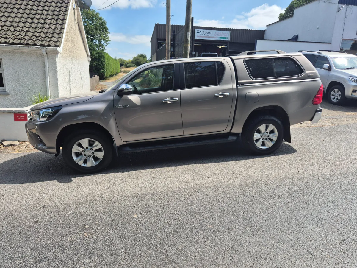 Toyota Hilux 2018 - Image 2