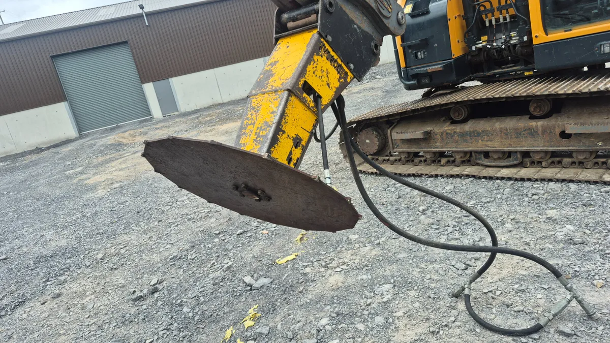 Saw - Image 1