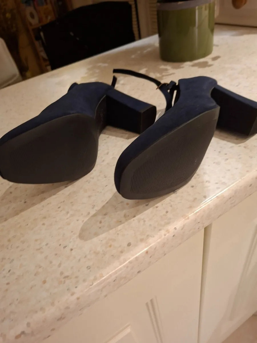 Womens shoes - Image 2