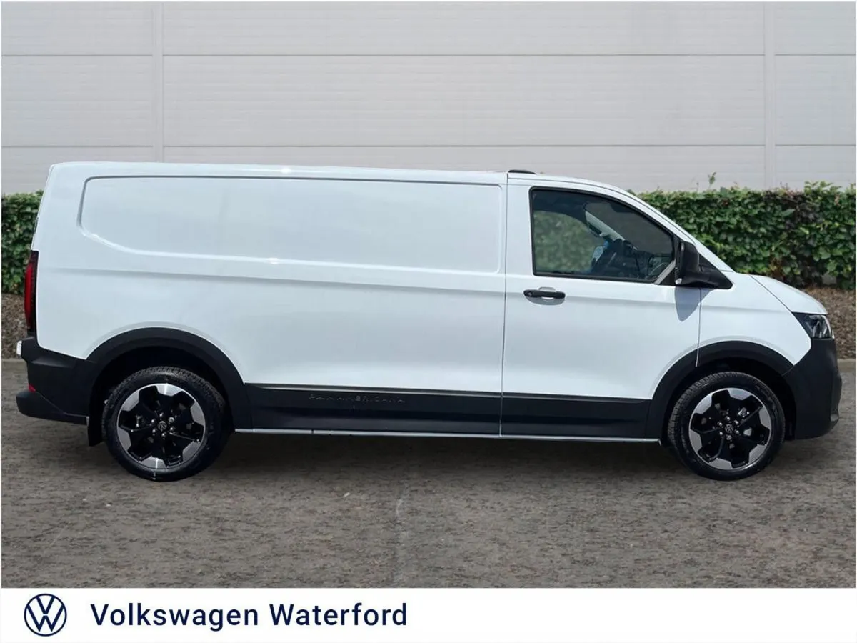 Volkswagen Transporter PanAmericana LWB 150HP Auto - Image 4