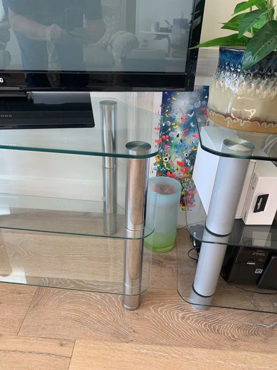 TV Table. glass. - Image 4