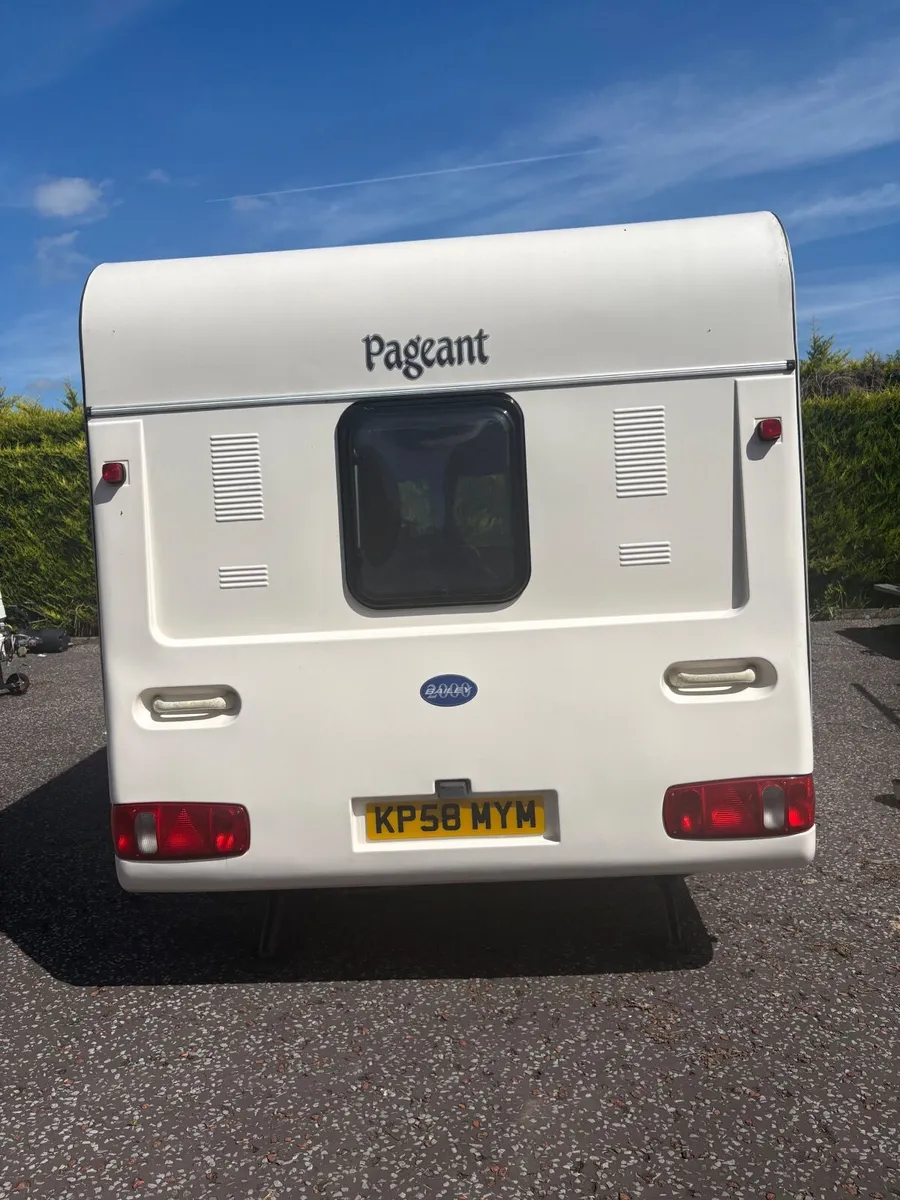 Caravan 4/5 berth - Image 3