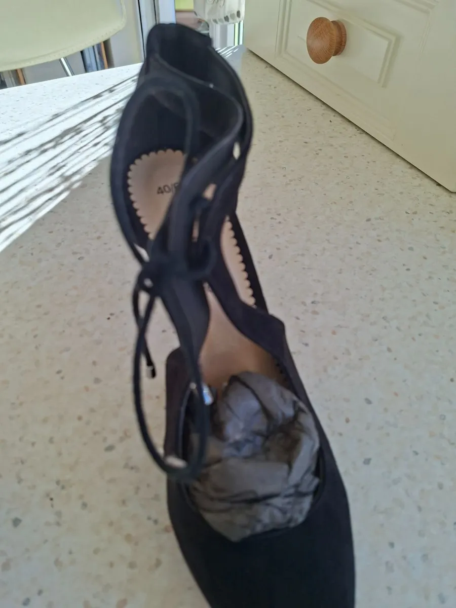 Shoes - Image 3