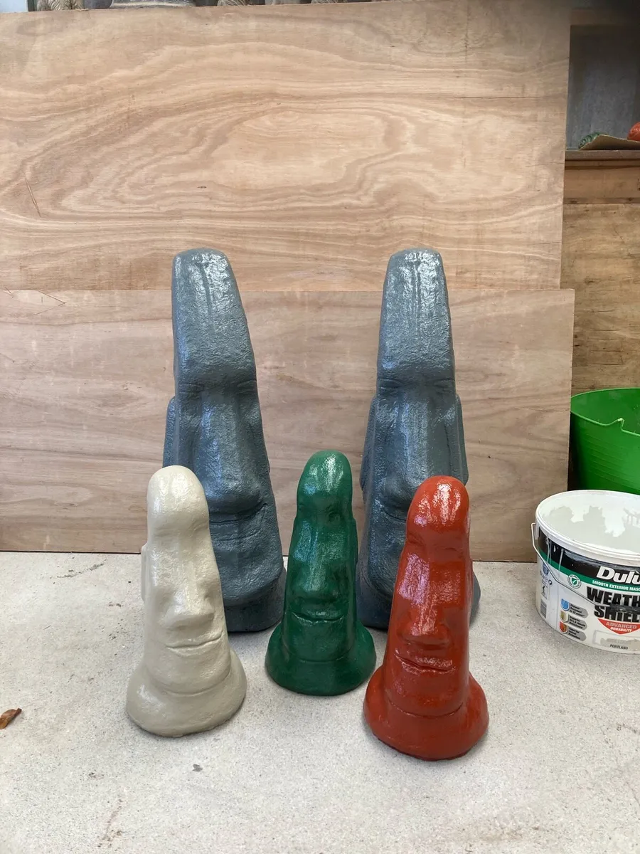 Easter island,patio family