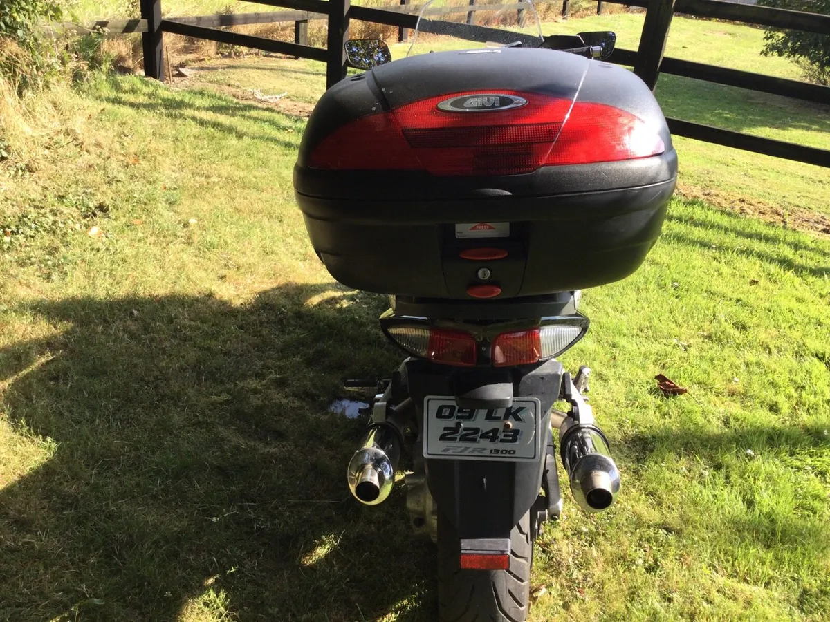 Yamaha FJR 1300 - Image 2