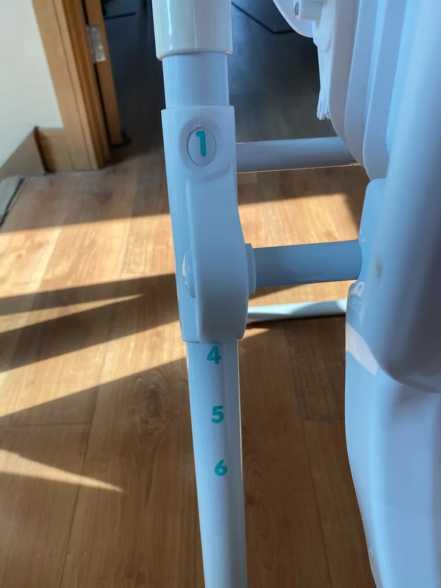 High chair - Image 2
