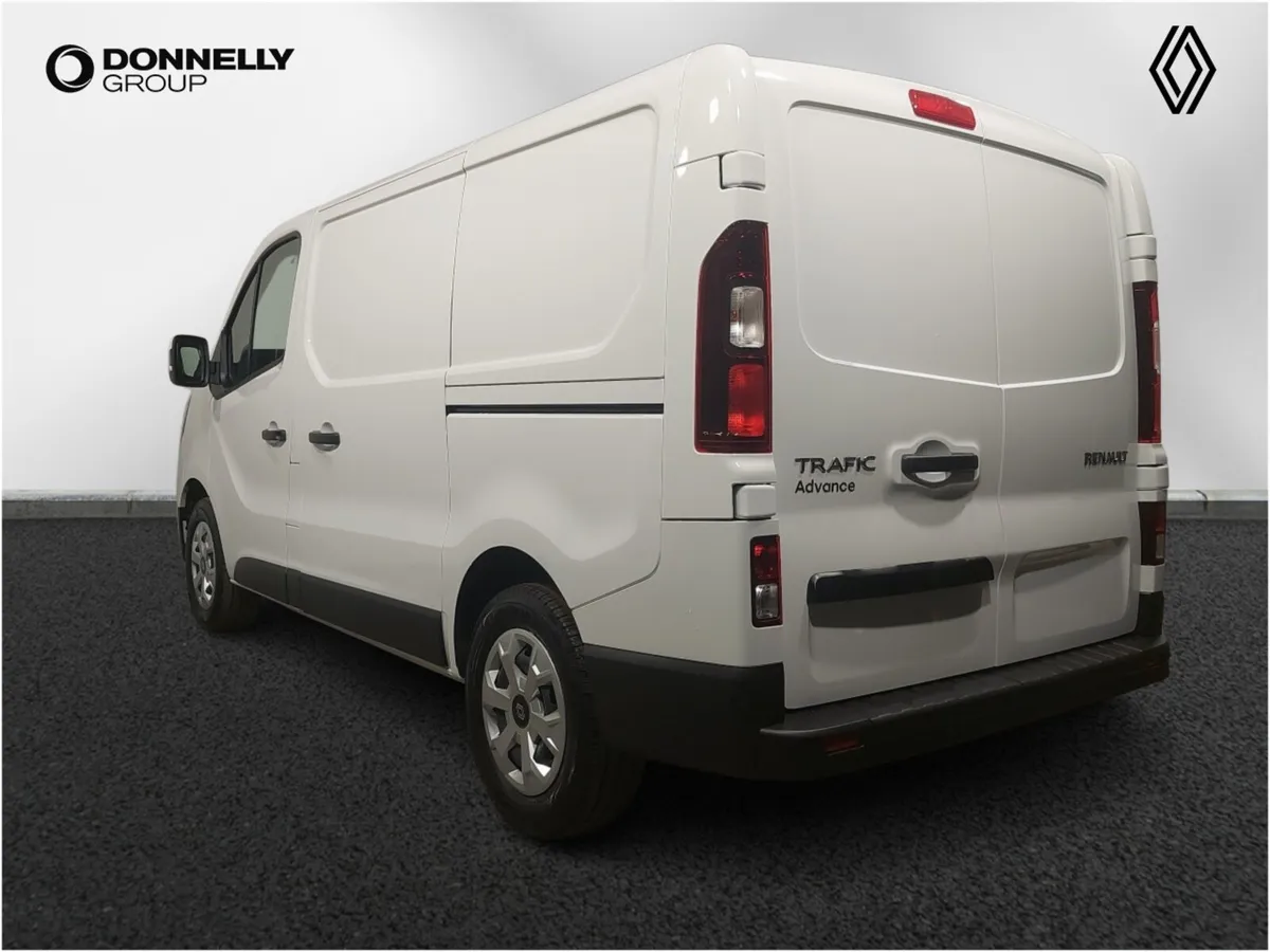 Renault Trafic Swb Diesel Advance - Image 2