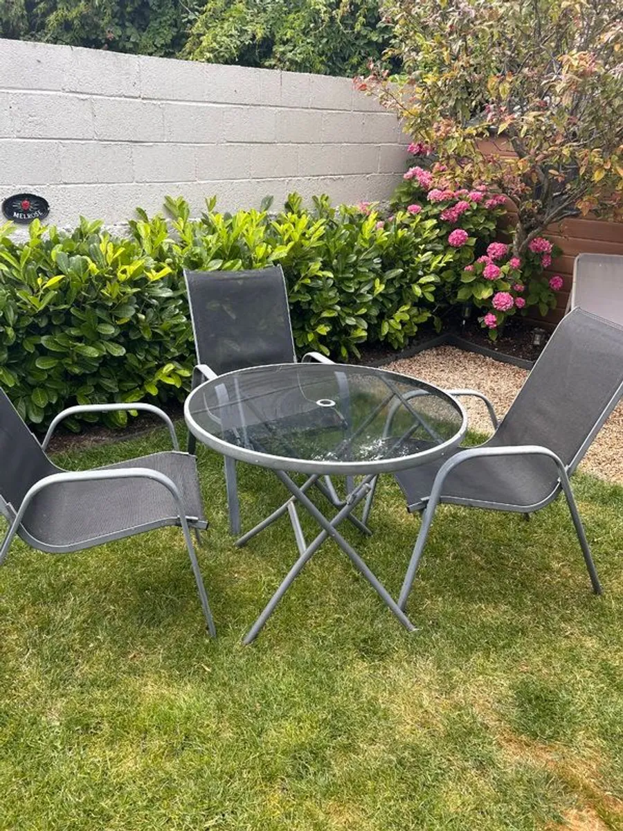Garden table and chairs - Image 4