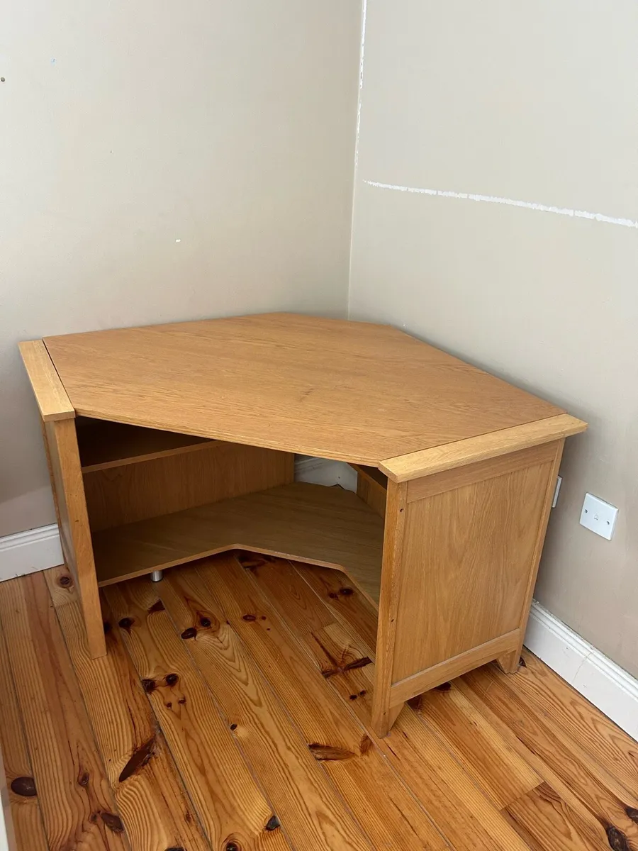 Desk - Image 2
