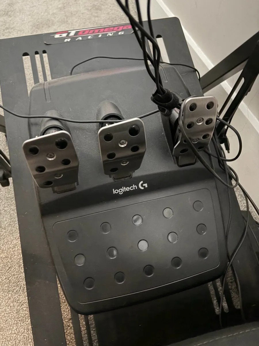 Logitech Xbox steering wheel pedals - Image 4