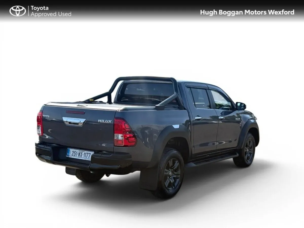 Toyota Hilux 2.4 SR5 AUTO WITH MANY EXTRAS!!! - Image 2
