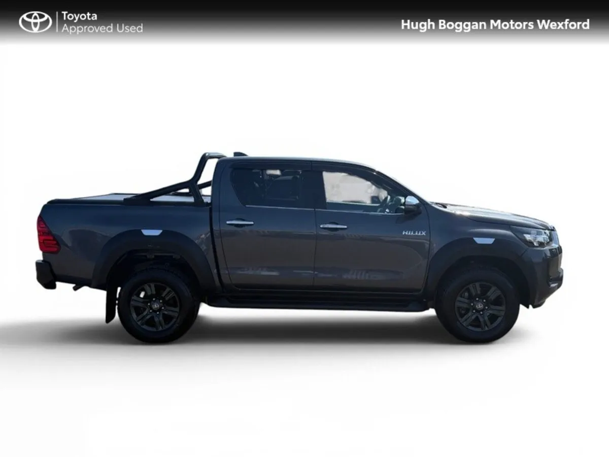 Toyota Hilux 2.4 SR5 AUTO WITH MANY EXTRAS!!! - Image 3