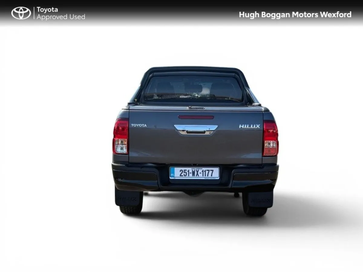 Toyota Hilux 2.4 SR5 AUTO WITH MANY EXTRAS!!! - Image 4