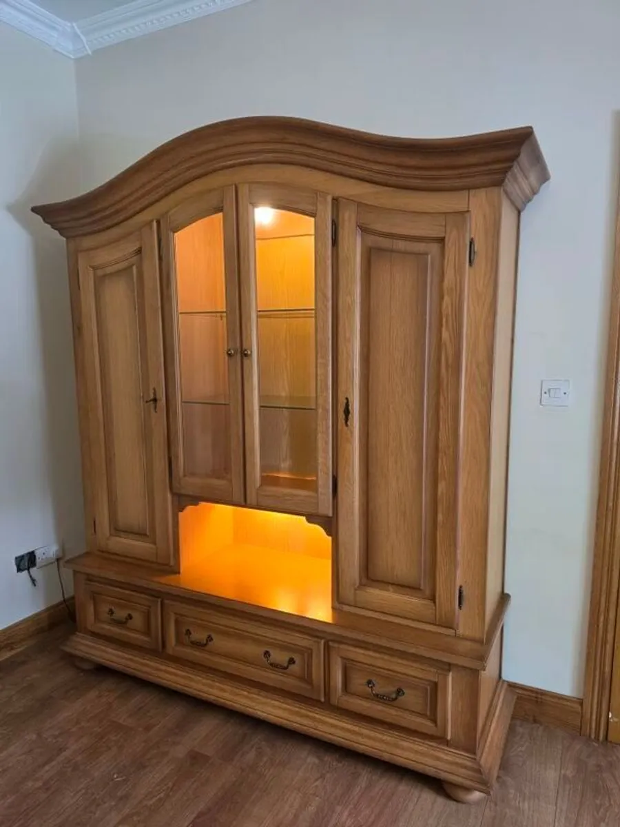 solid oak Cabinet / book / display case - Image 2