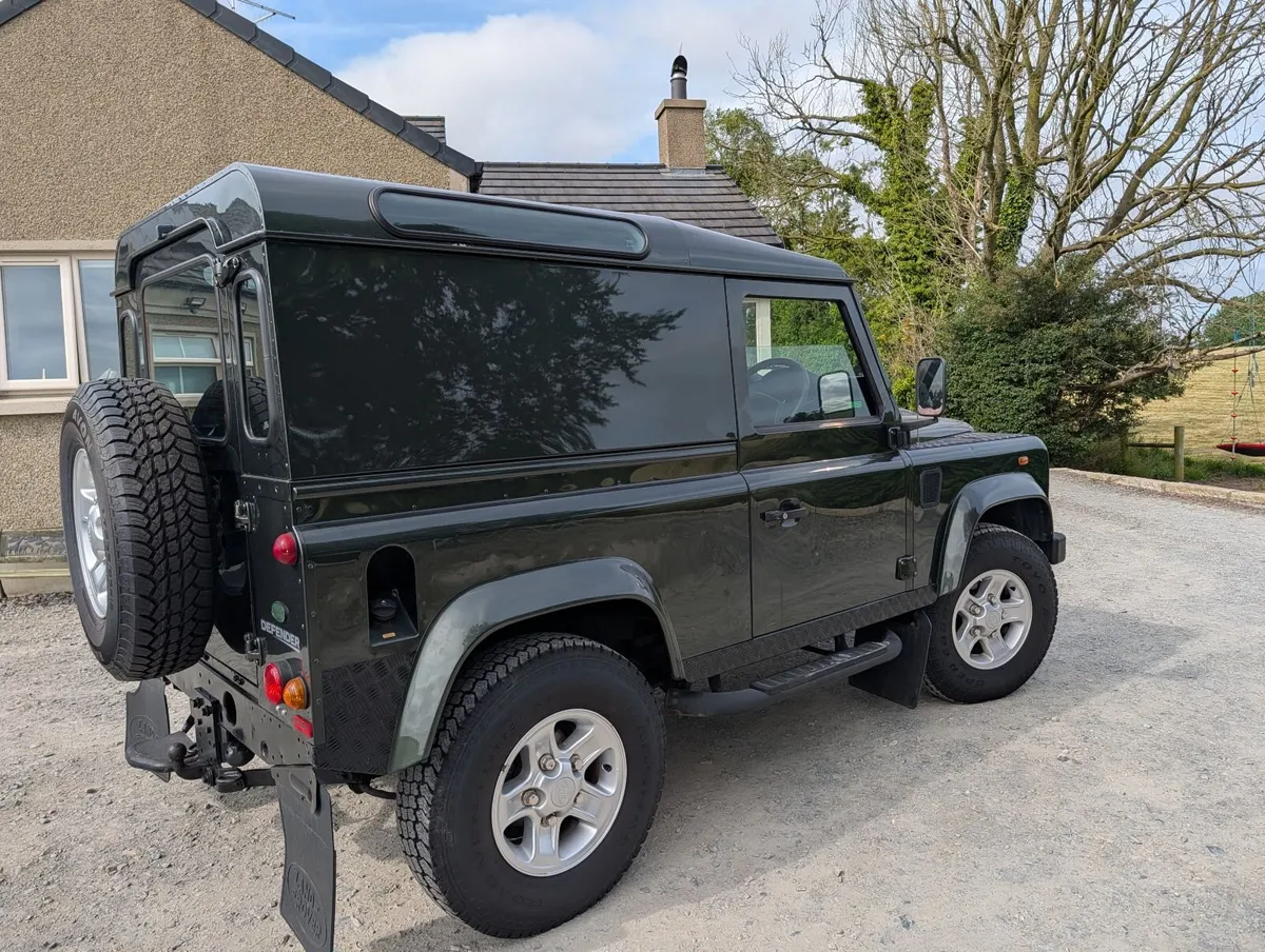 Landrover defender - Image 1