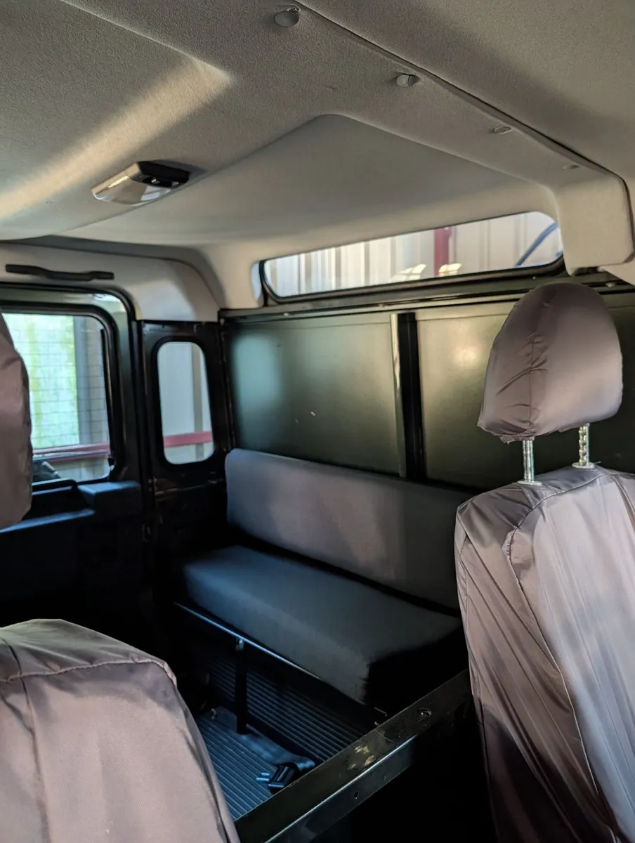 Landrover defender - Image 2