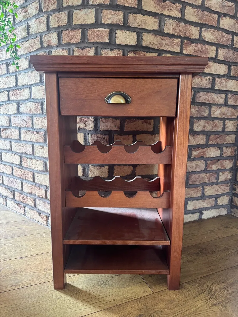 Wine bottle holder - Image 1