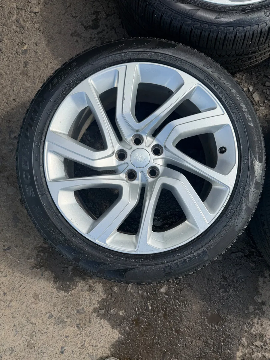 21inch Range Rover sport alloy wheels - Image 2