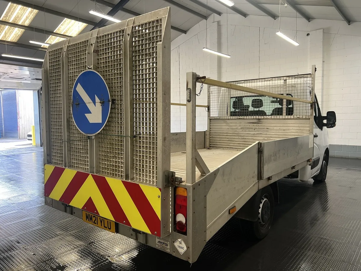 VB - 2021 Renault Master Dropside Van - Image 2