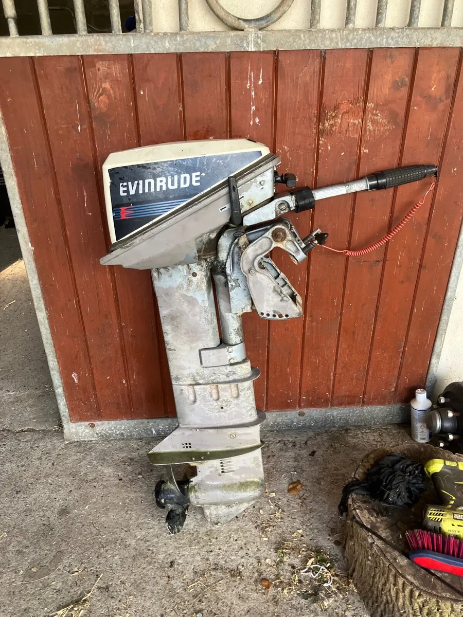 EVINRUDE 15 HP OUTBOARD L/SHAFT 2 STROKE - Image 1