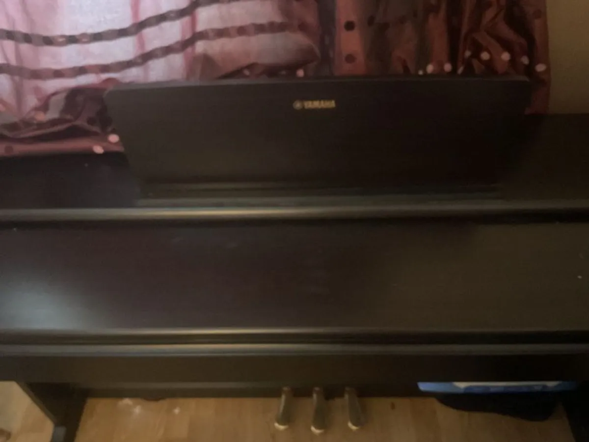 Yamaha Arius  keyboard - Image 1